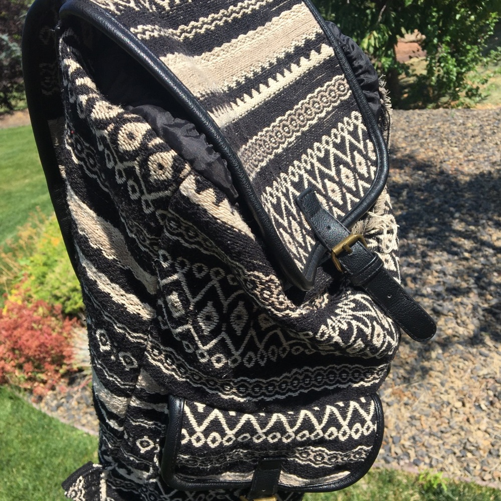 backpack - Picture 4 of 6